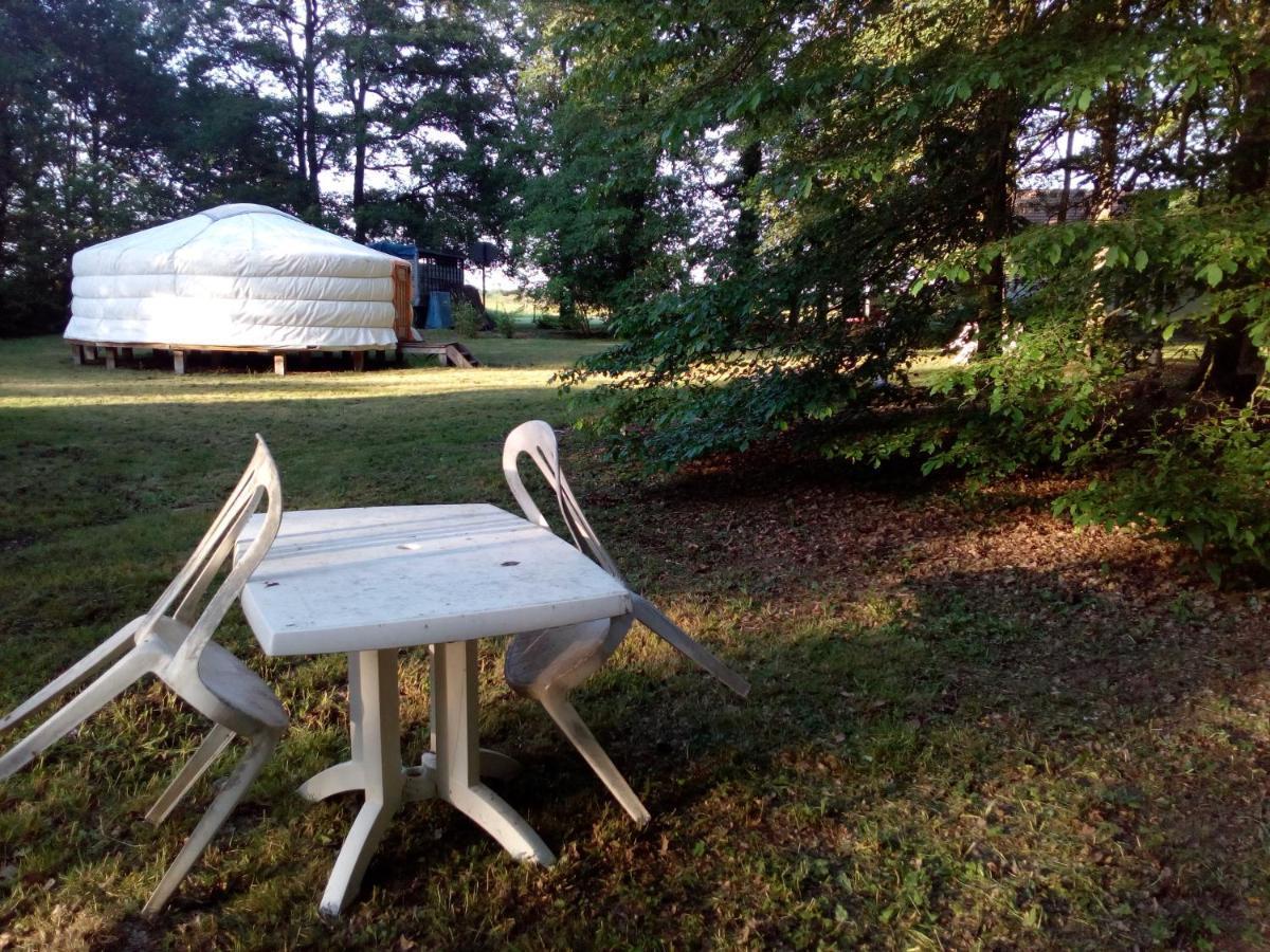 Le Pre Karvain Bed and Breakfast Couddes Exteriör bild